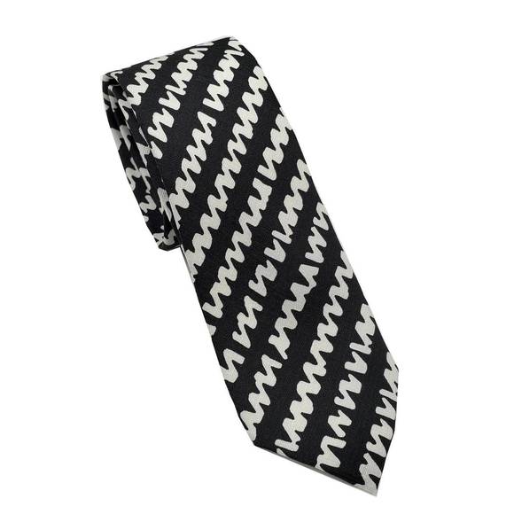 NEW BURBERRY men's stanfield geometric skinny necktie in black/white - Picture 1 of 2